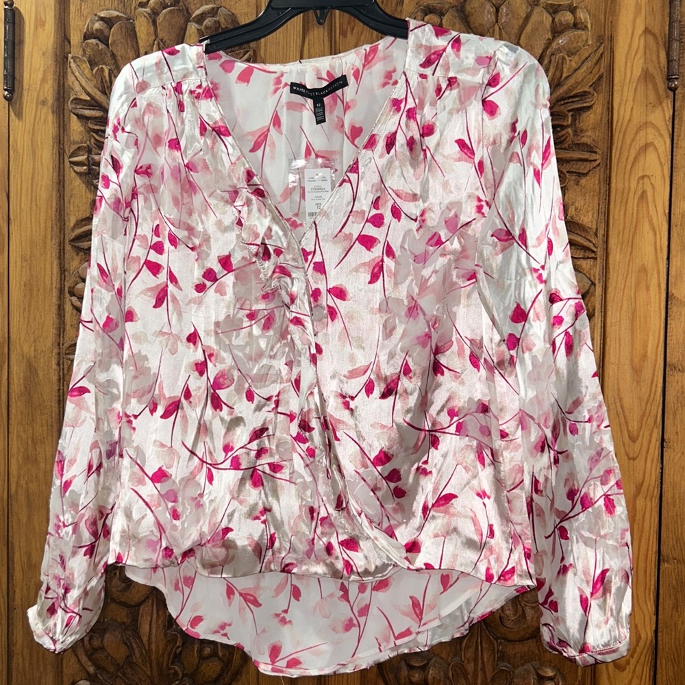 NWT White House Black Market size 12 floral  blouse